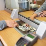 1000万円預けるならどの銀行が良いのか？リスクの低い投資方法もご紹介