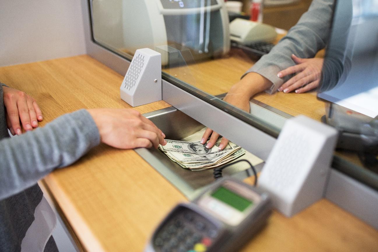 1000万円預けるならどの銀行が良いのか？リスクの低い投資方法もご紹介