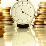 1000万円預金の優遇サービスと資産運用ではどちらの方が良い？
