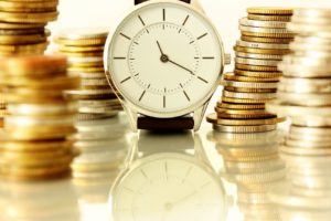 1000万円預金の優遇サービスと資産運用ではどちらの方が良い？