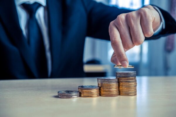 ファンドラップの手数料はなぜ高い？三重構造の仕組みと実質リターンを解説
