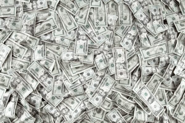 2000万円あったらどうする？「安全な運用」と「1億円を目指す運用」を紹介