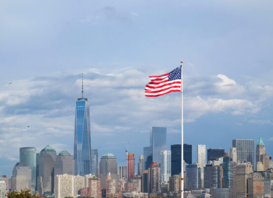 アメリカのビルが立ち並ぶ市場