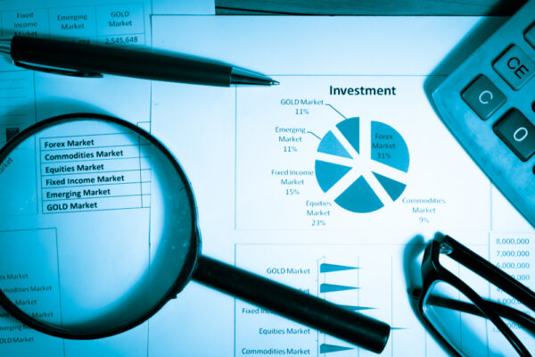 商品をリターンとリスクで分析