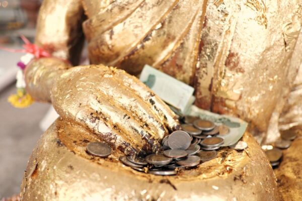 運用で資産を増加させる宗教法人