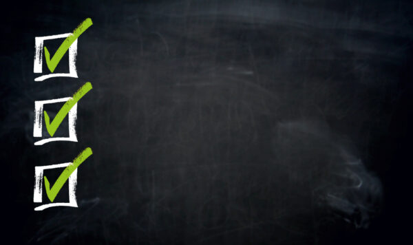 1億を目指す3つの手順を黒板にまとめる